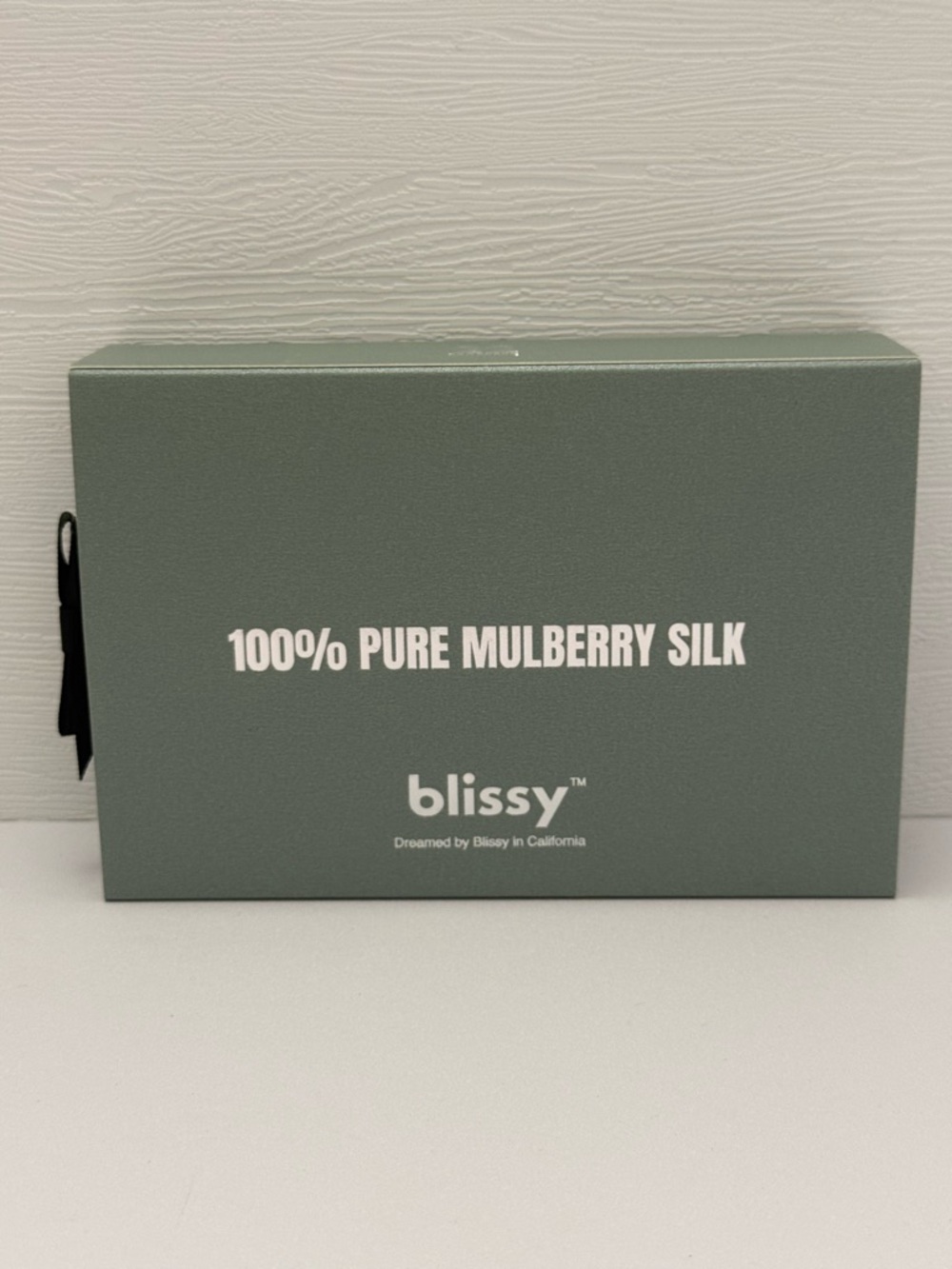 Blissy Silk Bow Bonnet 100% Mulberry Silk Anti-Frizz Hair Protection Cap Matcha - Picture 3 of 8